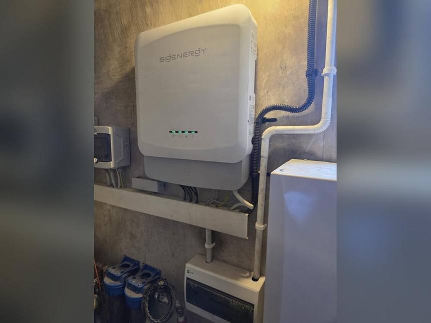 Falownik Sigen Hybrid TP2 z rozdzielnicami